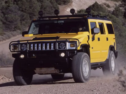Yellow 2006 Hummer H2 for sale in Newton, IA