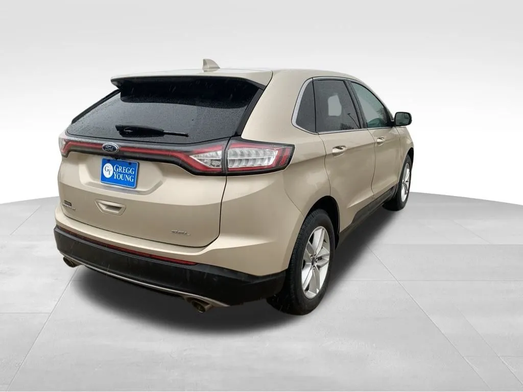 2018 Ford Edge SEL photo 3