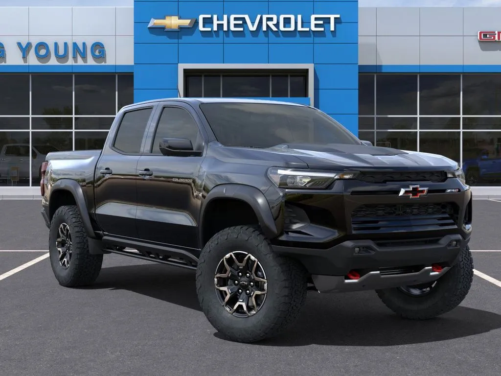 2025 Chevrolet Colorado ZR2 photo 2