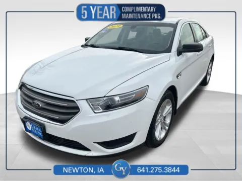 White 2019 Ford Taurus SE for sale in Newton, IA