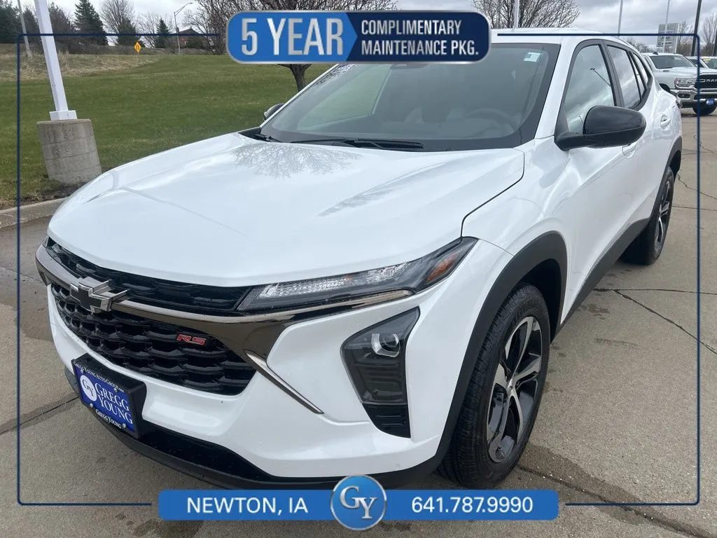 White 2026 Chevrolet Trax 1RS for sale in Newton, IA