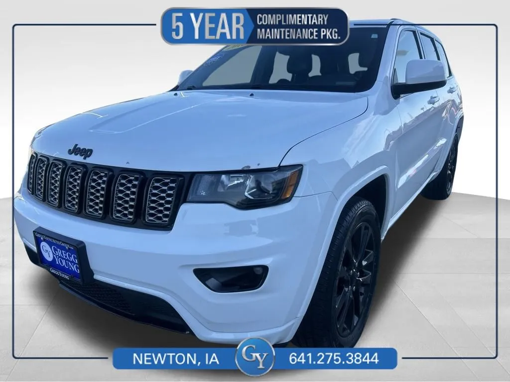 White 2018 Jeep Grand Cherokee Altitude for sale in Newton, IA
