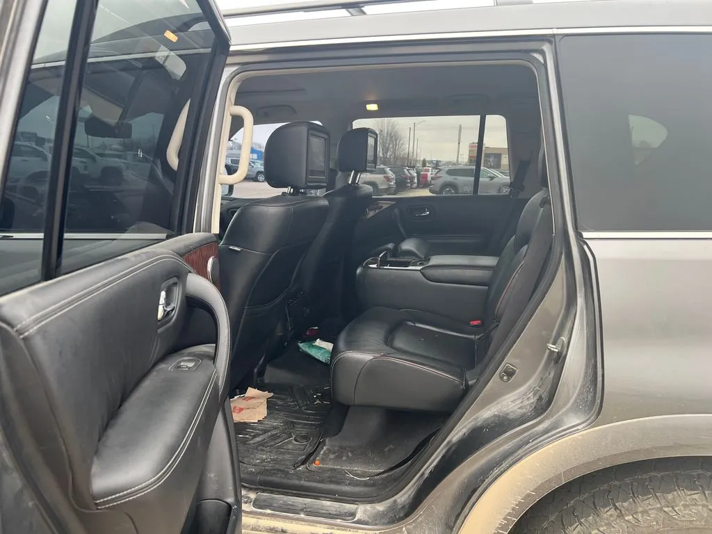 2020 Nissan Armada Platinum photo 3