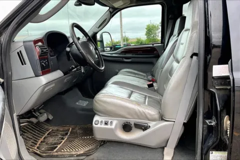 More photos of 2005 Ford F-350SD XLT at Gregg Young Chevrolet Marshalltown, IA