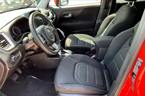 More photos of 2018 Jeep Renegade Latitude at Gregg Young Chevrolet Marshalltown, IA
