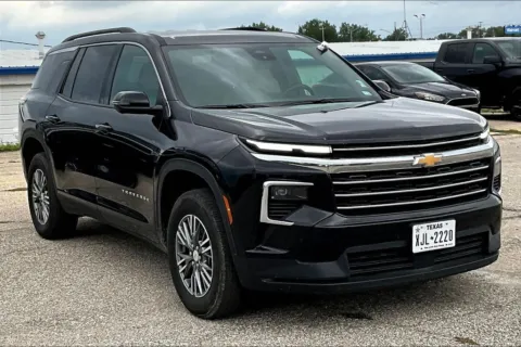Photos of 2026 Chevrolet Traverse LT for sale in Marshalltown, IA at Gregg Young Chevrolet Marshalltown