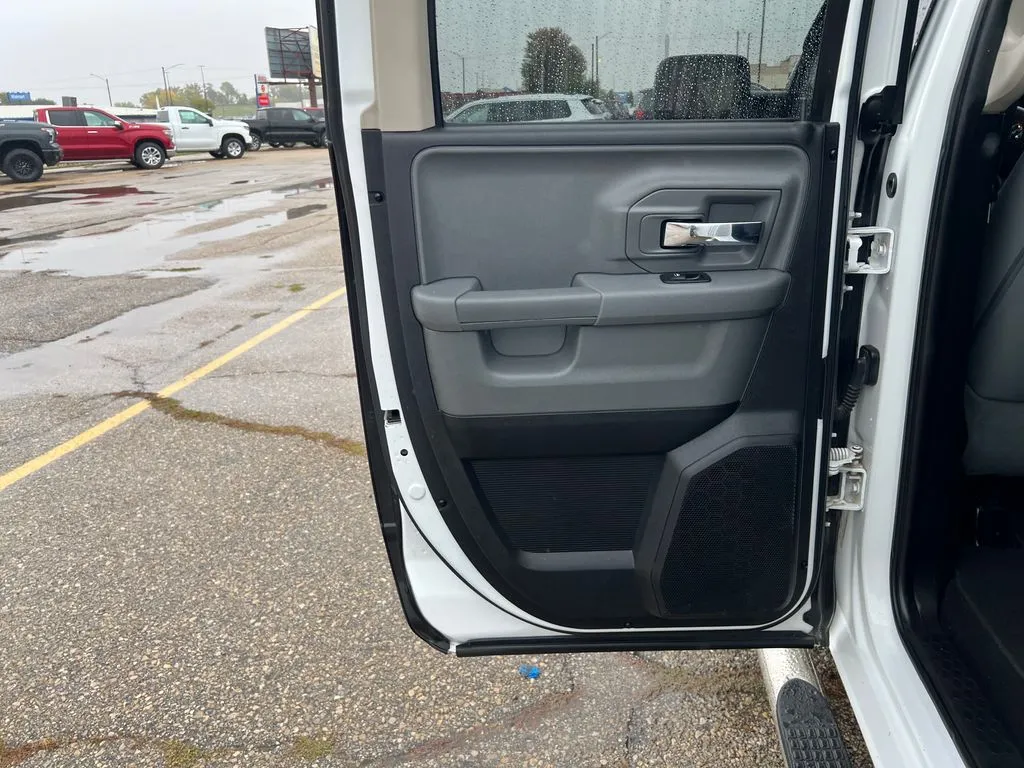 2014 Ram 1500 Big Horn photo 4