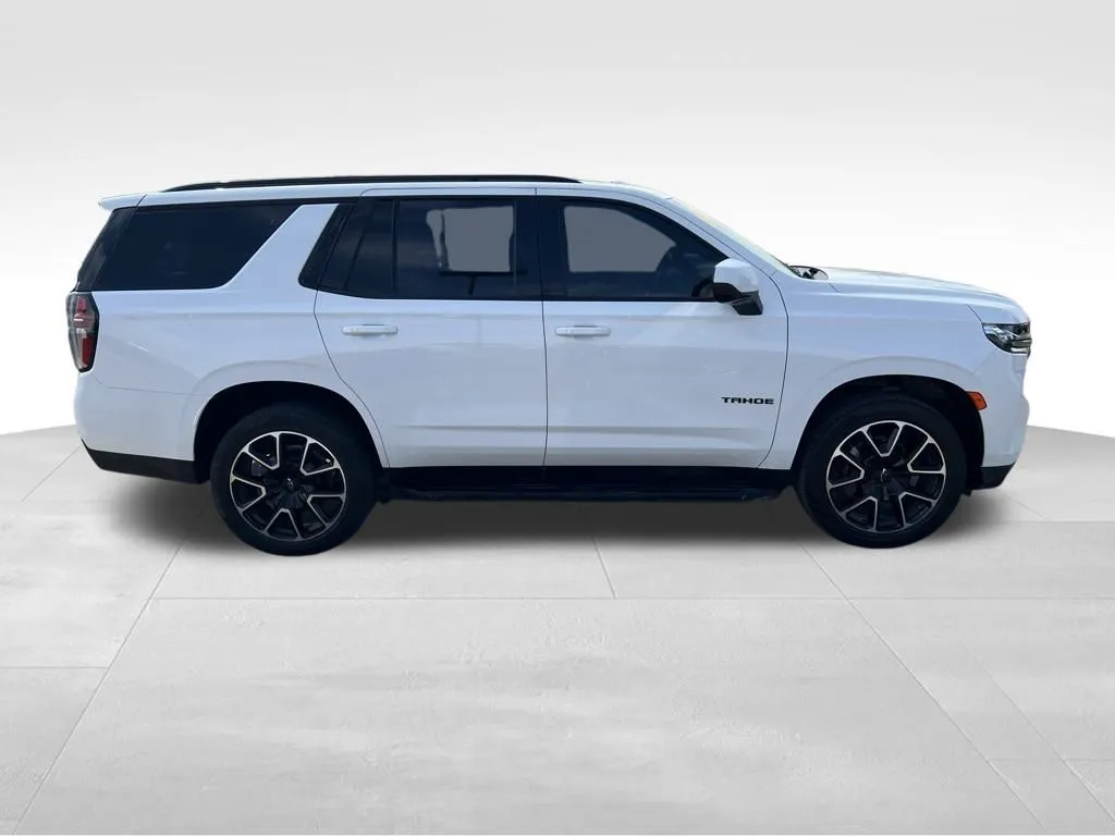 2021 Chevrolet Tahoe RST photo 3
