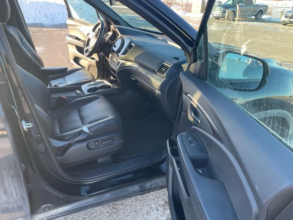 2020 Honda Passport EX-L photo 3