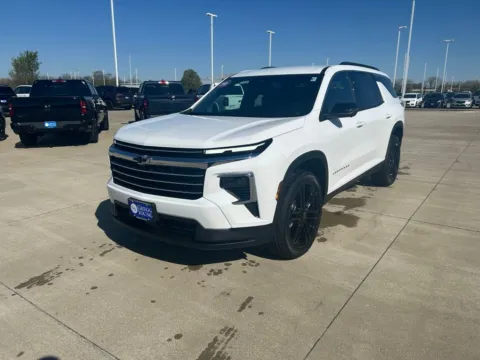White 2026 Chevrolet Traverse LT for sale in Marshalltown, IA