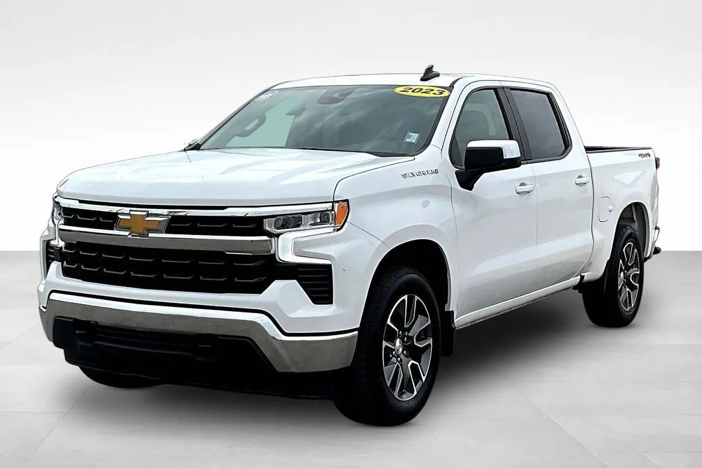 White 2023 Chevrolet Silverado 1500 LT for sale in Marshalltown, IA
