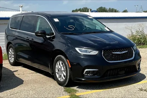 Photos of 2023 Chrysler Pacifica Touring L for sale in Marshalltown, IA at Gregg Young Chevrolet Marshalltown