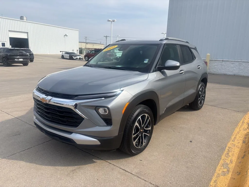 Gray 2025 Chevrolet TrailBlazer LT for sale in Marshalltown, IA