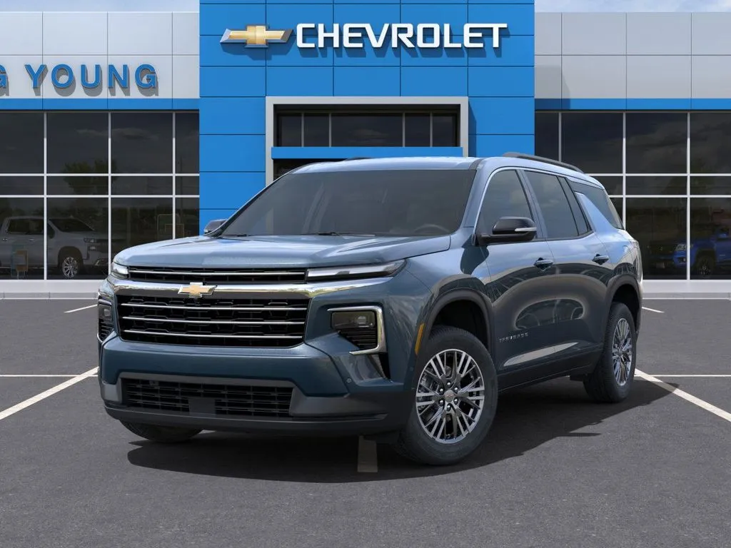 2025 Chevrolet Traverse photo 2