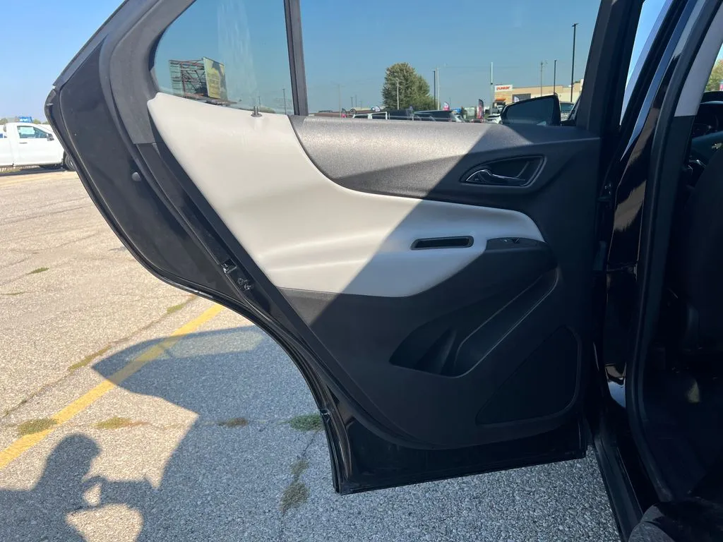 2024 Chevrolet Equinox LT photo 4