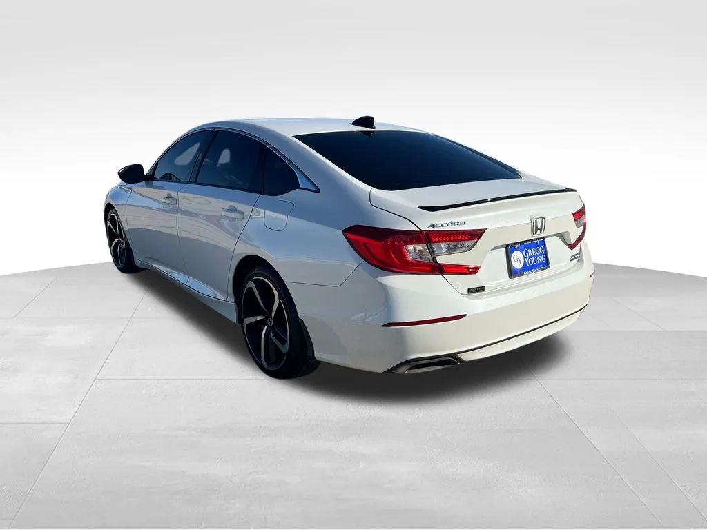 2022 Honda Accord Sport SE photo 2