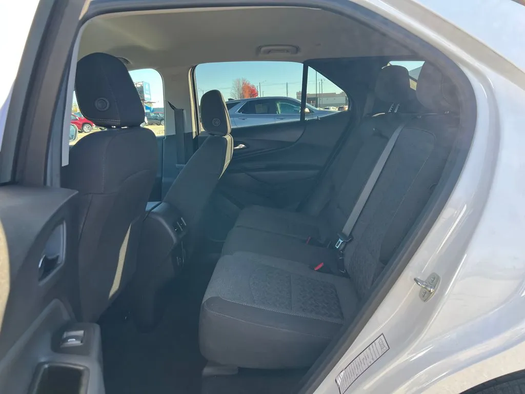 2024 Chevrolet Equinox LT photo 4