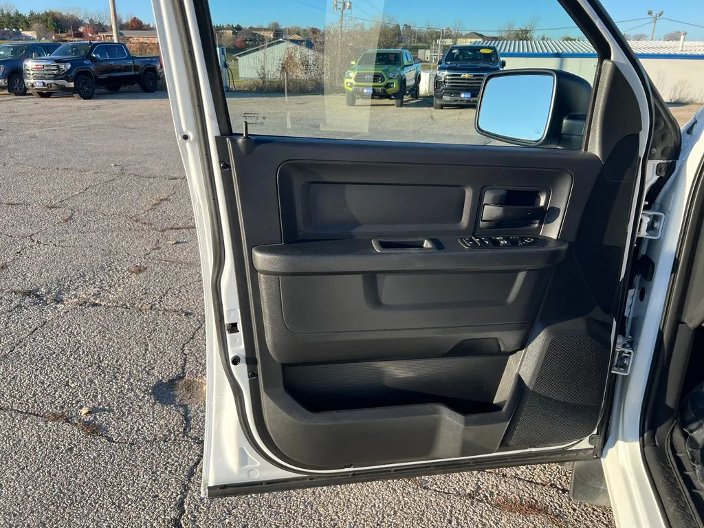 2012 Ram 1500 Tradesman ST photo 4