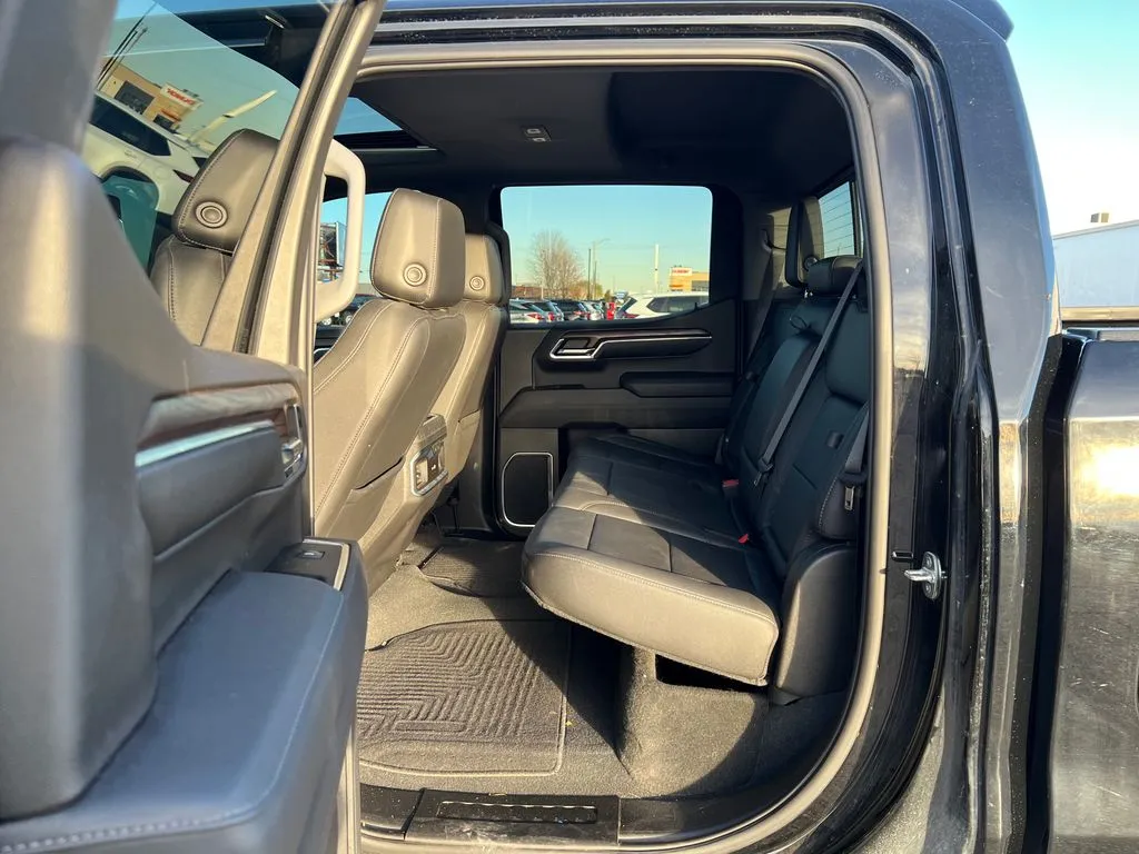 2022 Gmc Sierra 1500 SLT photo 3