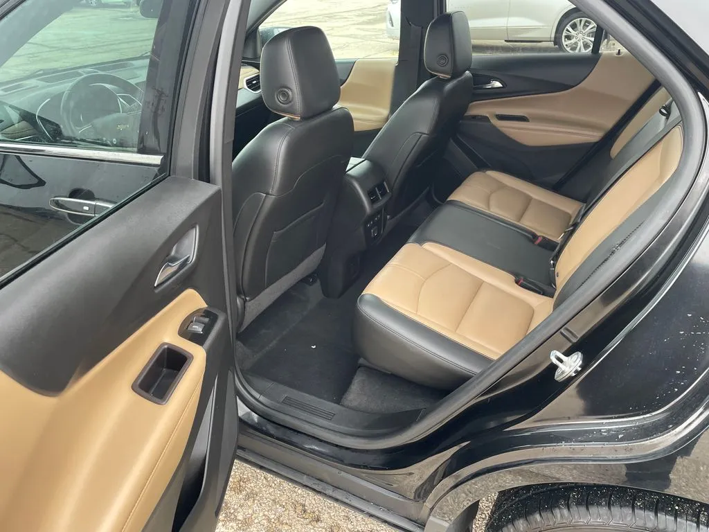 2022 Chevrolet Equinox Premier photo 3