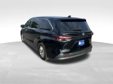 Another view of 2021 Toyota Sienna LE for sale in Marshalltown, IA at Gregg Young Chevrolet Marshalltown