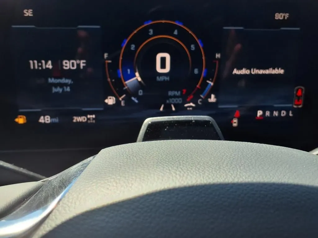 2025 Chevrolet Traverse photo 4