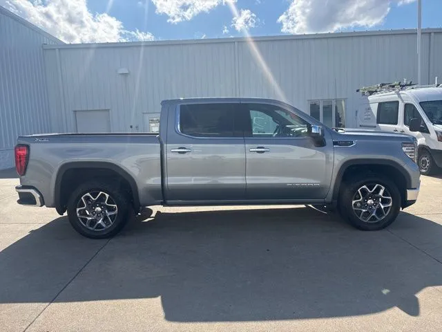 2025 Gmc Sierra 1500 SLT photo 2