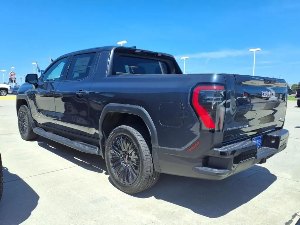2026 Gmc Sierra Elevation photo 2