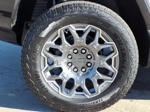 Another view of 2026 GMC Hummer EV SUV 3X for sale in Columbus, NE at Gregg Young Chevrolet GMC of Columbus