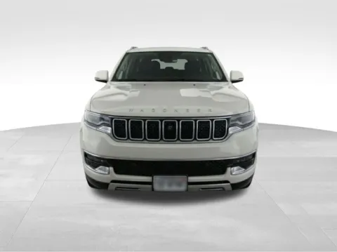 Photos of 2022 Jeep Wagoneer Series III for sale in Columbus, NE at Gregg Young Chevrolet GMC of Columbus