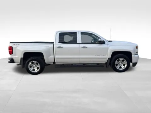 More photos of 2017 Chevrolet Silverado 1500 LT at Gregg Young Chevrolet GMC of Columbus, NE