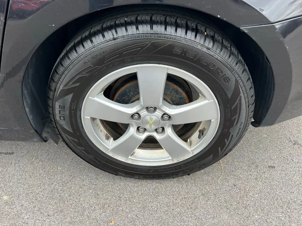 2015 Chevrolet Cruze LT photo 4