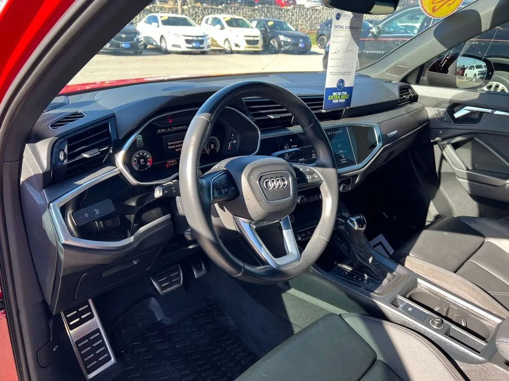 2022 Audi Q3 S line Premium Plus photo 3