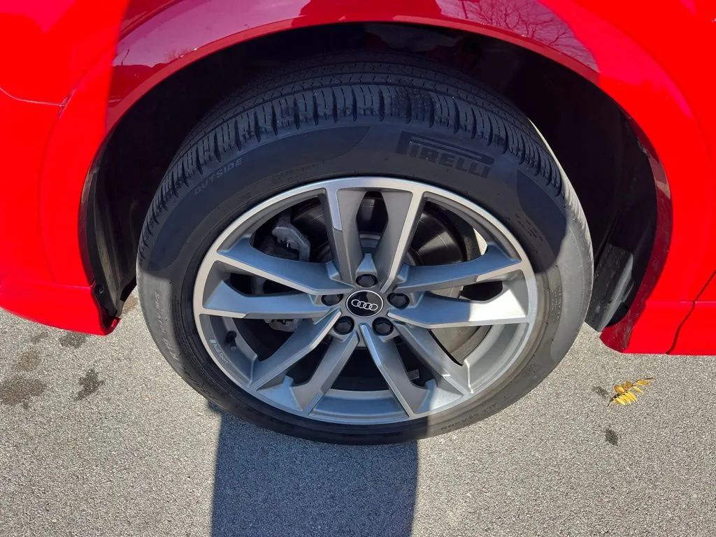 2022 Audi Q3 S line Premium Plus photo 2