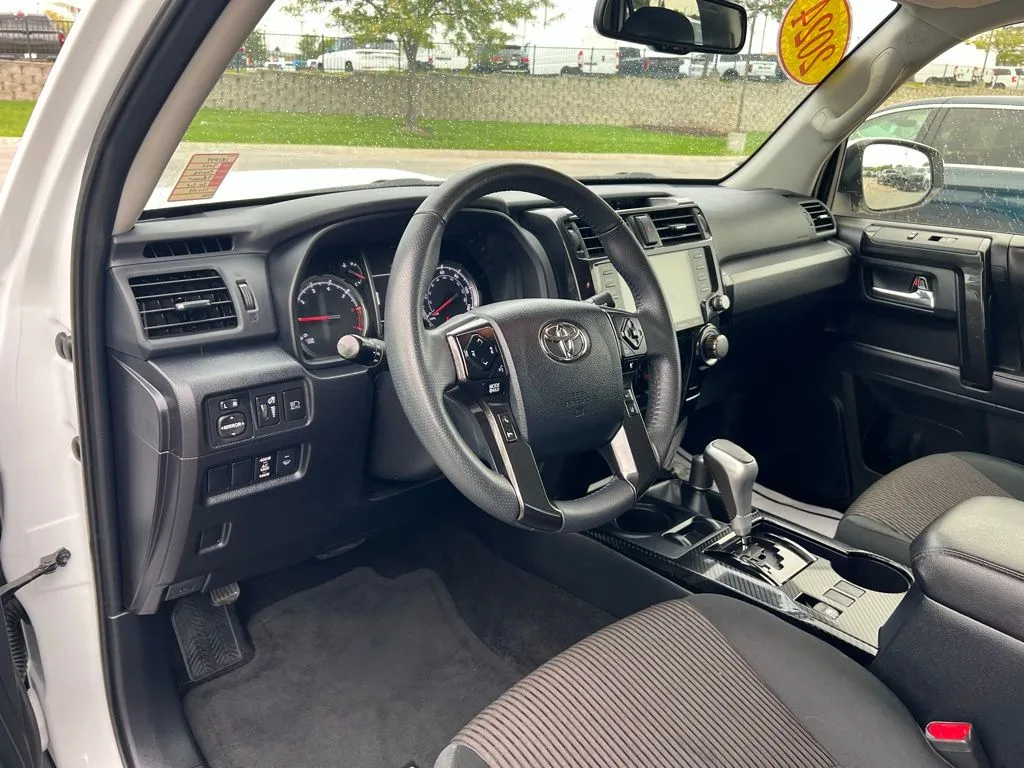 2024 Toyota 4Runner TRD Off-Road photo 3