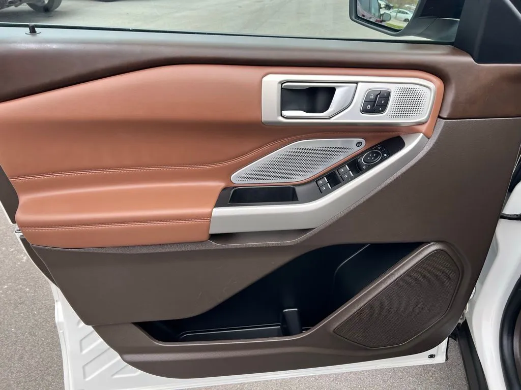 2023 Ford Explorer King Ranch photo 4