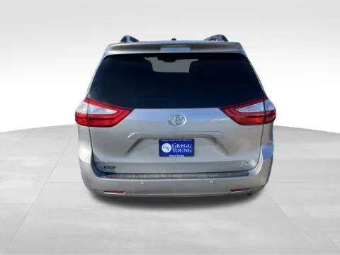 More photos of 2017 Toyota Sienna XLE at Gregg Young Chevrolet - Omaha, NE