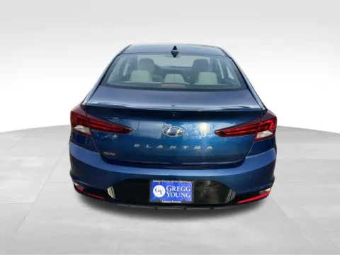 More photos of 2020 Hyundai Elantra SEL at Gregg Young Chevrolet - Omaha, NE