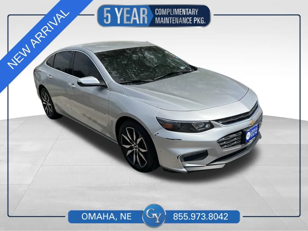 Silver 2018 Chevrolet Malibu LT for sale in Omaha, NE