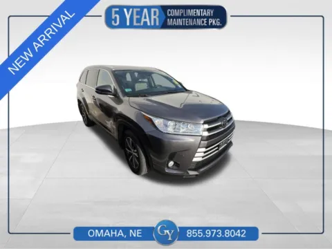 Gray 2017 Toyota Highlander XLE for sale in Omaha, NE