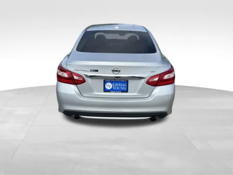 More photos of 2016 Nissan Altima 2.5 SV at Gregg Young Chevrolet of Omaha, NE