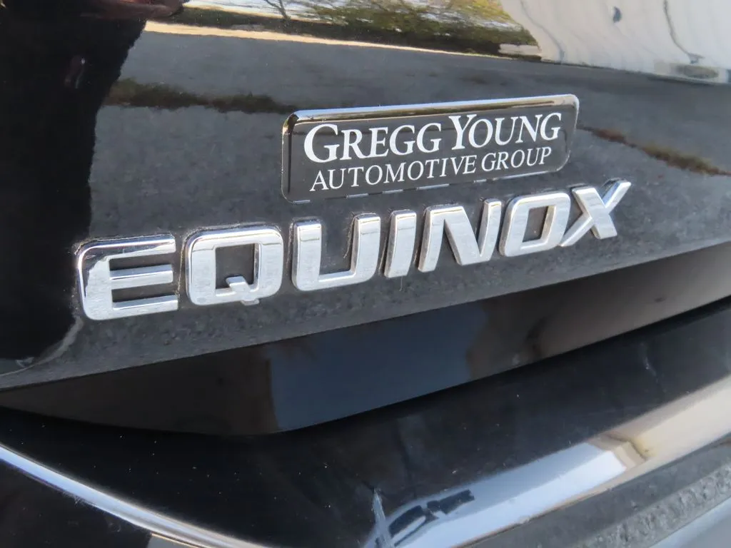 2024 Chevrolet Equinox LT photo 3