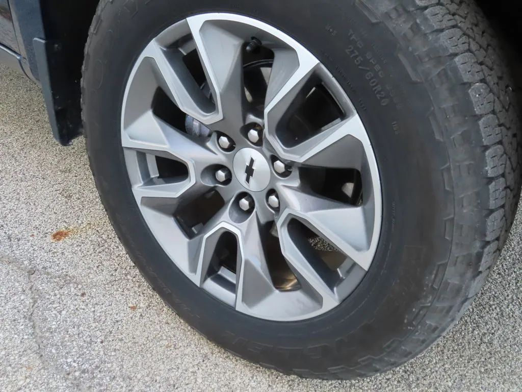 2021 Chevrolet Silverado 1500 RST photo 4