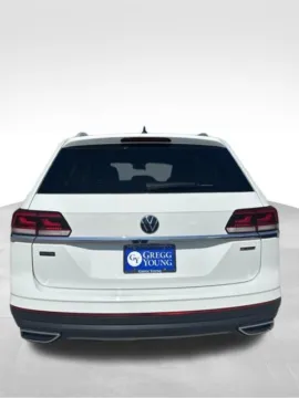 More photos of 2022 Volkswagen Atlas 2.0T SEL at Gregg Young Buick GMC Indianola, IA