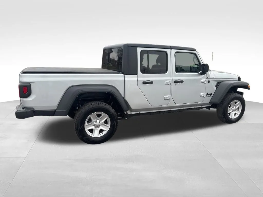 2023 Jeep Gladiator Sport S photo 3