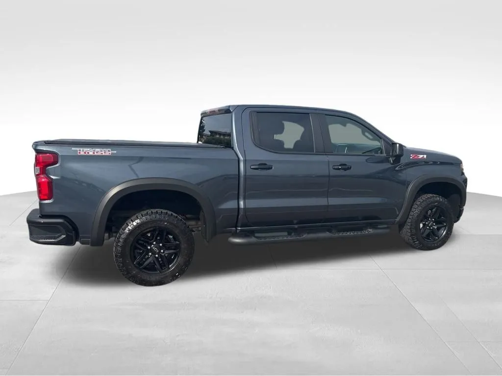 2022 Chevrolet Silverado 1500 LT Trail Boss photo 3