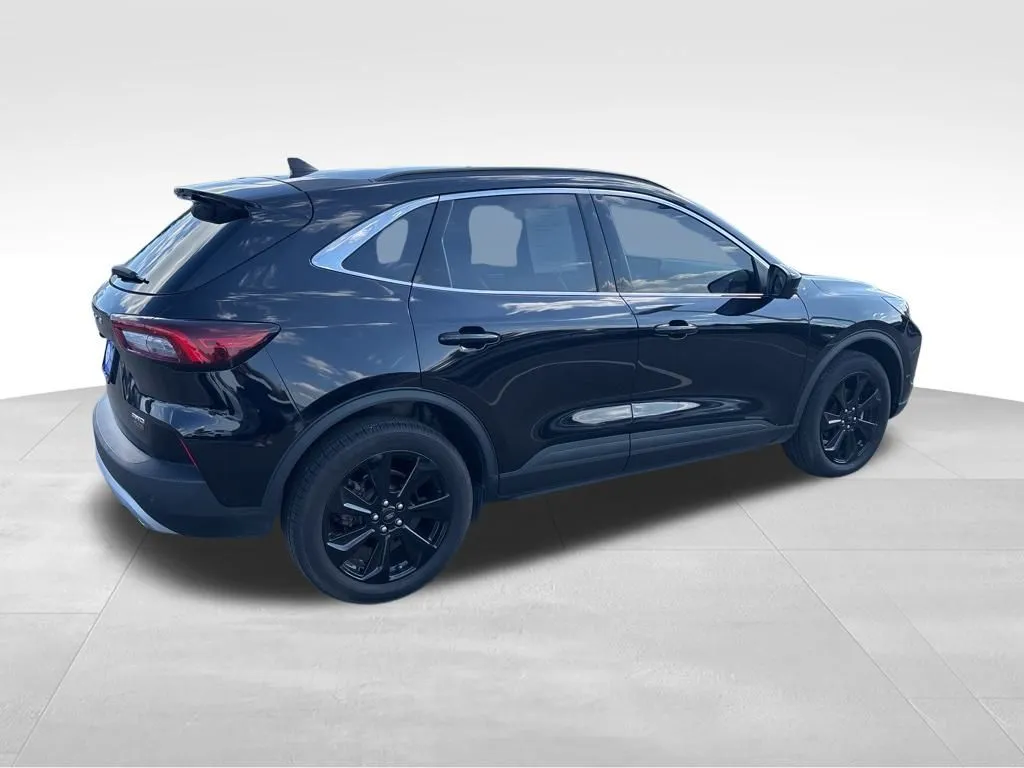 2024 Ford Escape Platinum photo 3