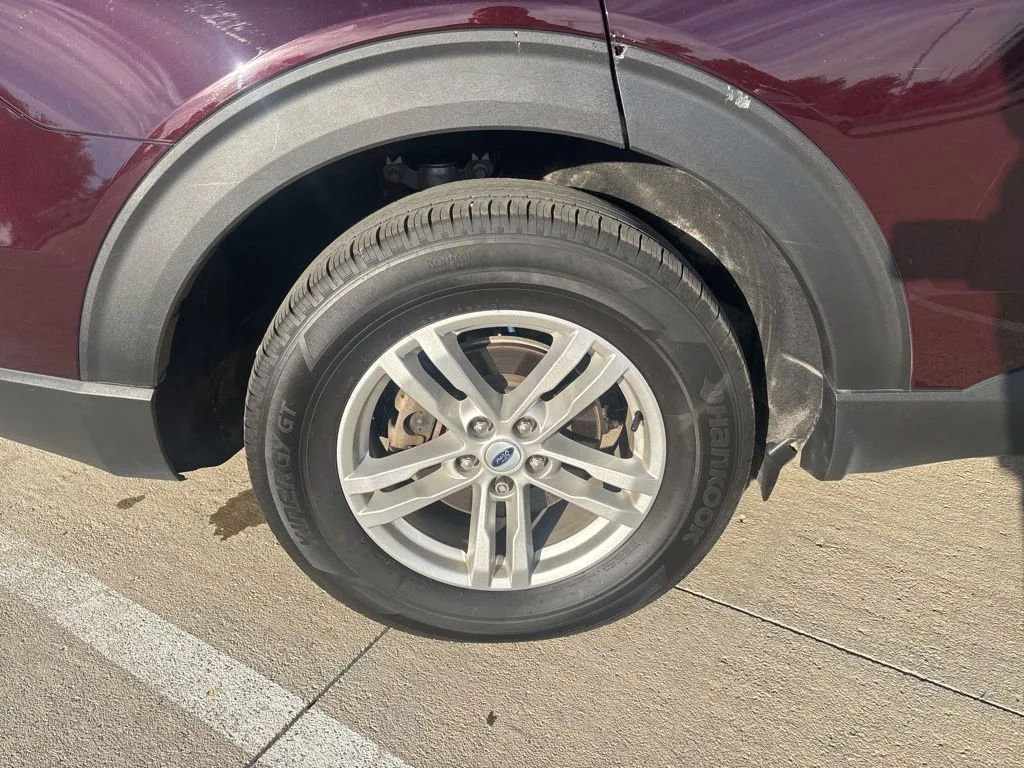 2023 Ford Explorer XLT Sport photo 4