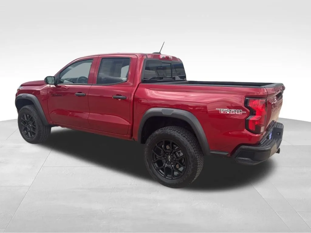 2023 Chevrolet Colorado Trail Boss photo 2