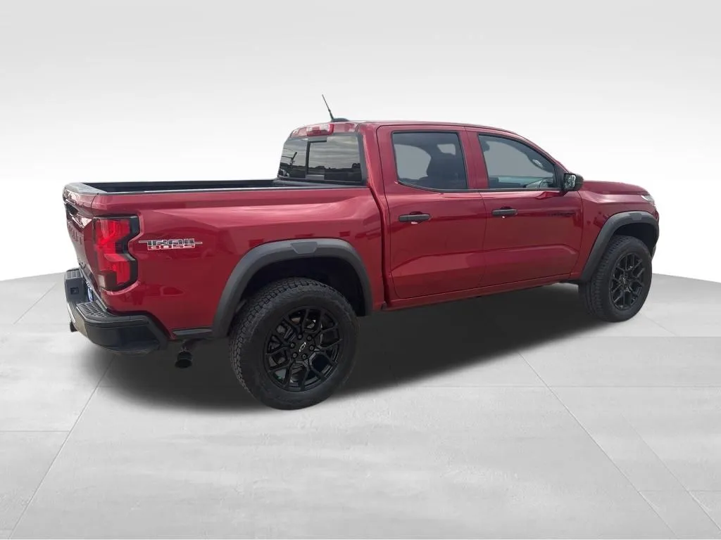 2023 Chevrolet Colorado Trail Boss photo 3